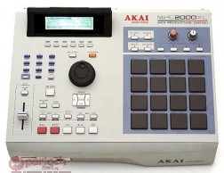 Akai MPC2000XL