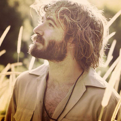 angus stone